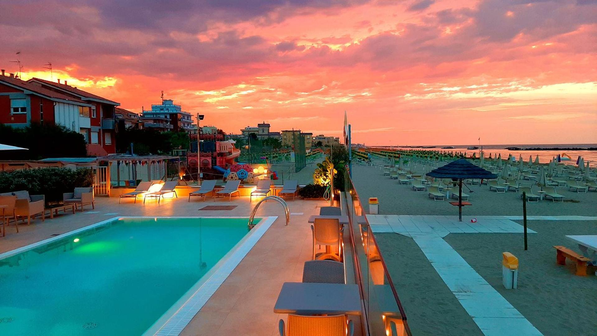& Me Hotel Rimini